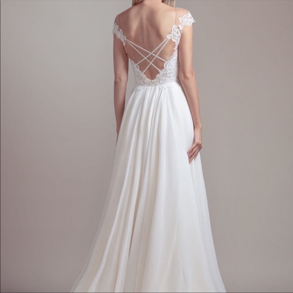 NEVER WORN - Blush by Hayley Paige Bridal Gown - Picture 2 of 9